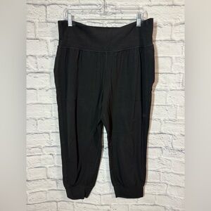 Athleta Black Salutation Crop Jogger, XL